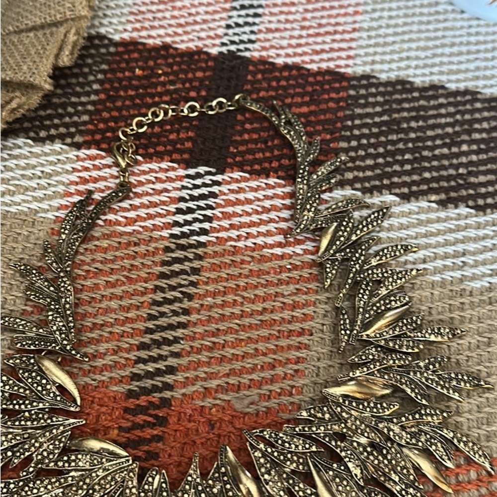 Gold tone Leaf Statement Necklace Vintage Costume Jewelry - Picture 5 of 5